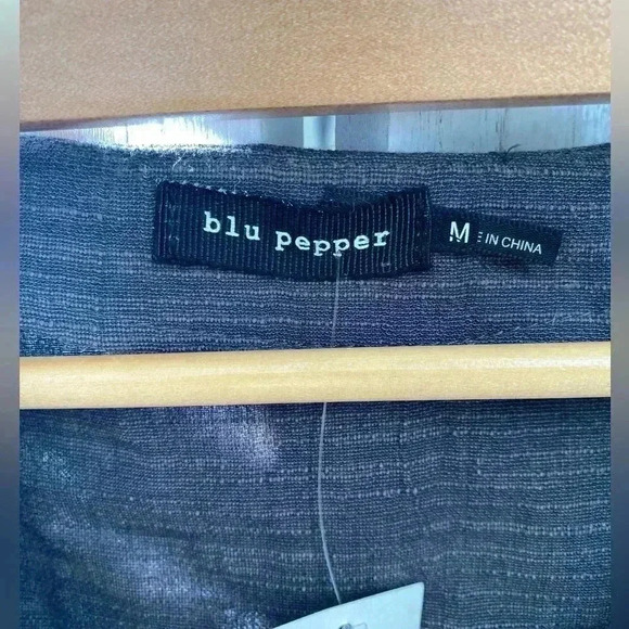 Blu Pepper Linen Cotton Top Womens Medium Gray 3/4 Ruffle Bell Sleeve NWT - Picture 5 of 8